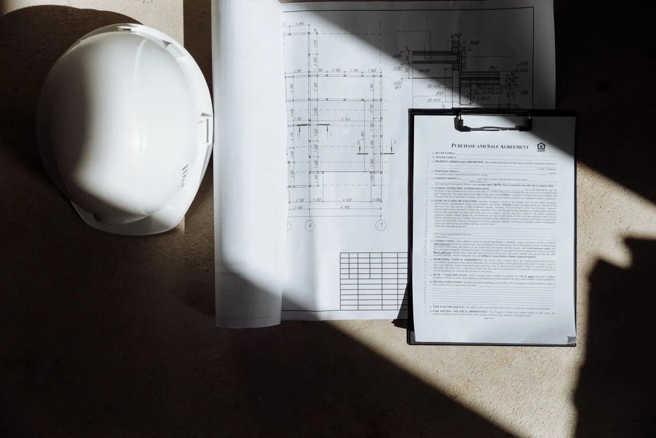 Documents i normativa legal sobre el manteniment i seguretat en instal·lacions fotovoltaiques.